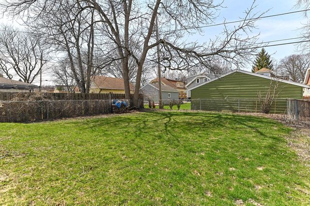 2213 N 65th STREET, Wauwatosa, WI 53213