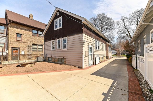 2213 N 65th STREET, Wauwatosa, WI 53213