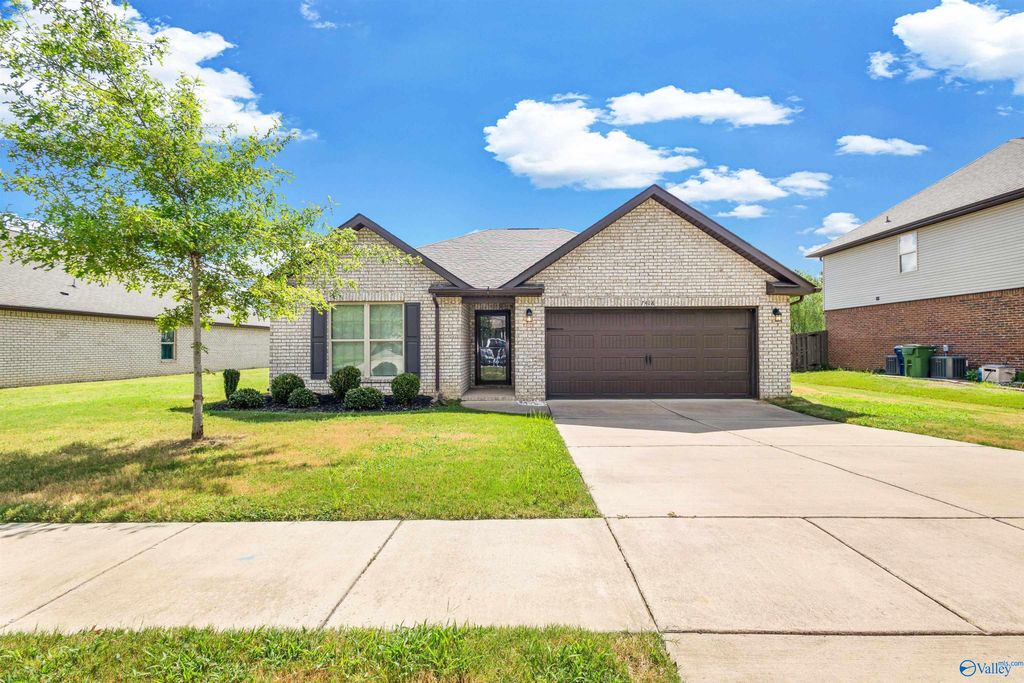 7418 Chaco Street, Owens Cross Roads, AL 35763