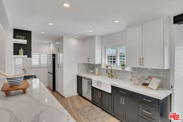 9449 Forbes Avenue, Los Angeles, CA 91343