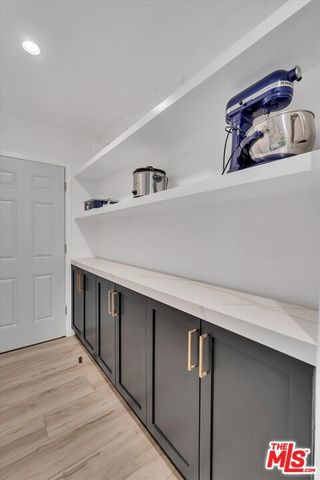 9449 Forbes Avenue, Los Angeles, CA 91343