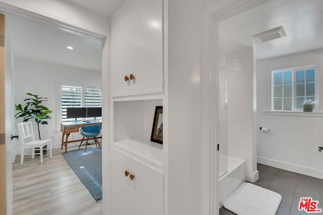 9449 Forbes Avenue, Los Angeles, CA 91343