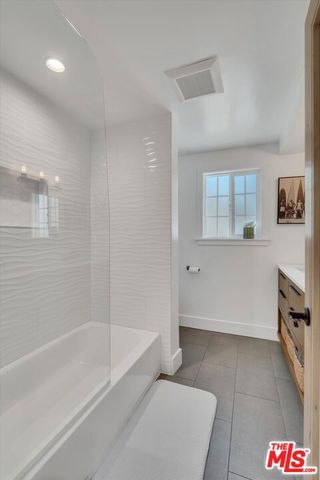 9449 Forbes Avenue, Los Angeles, CA 91343