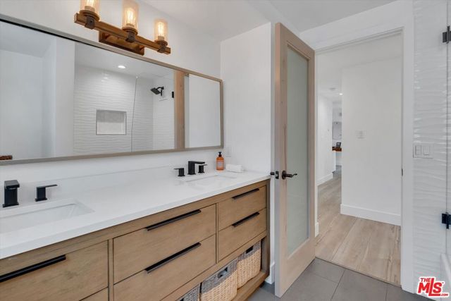 9449 Forbes Avenue, Los Angeles, CA 91343