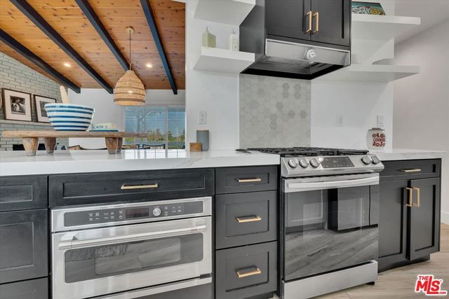 9449 Forbes Avenue, Los Angeles, CA 91343