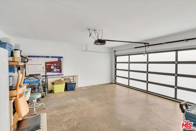 9449 Forbes Avenue, Los Angeles, CA 91343