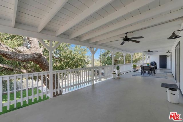 9449 Forbes Avenue, Los Angeles, CA 91343