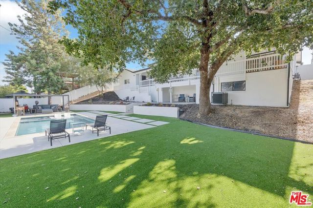 9449 Forbes Avenue, Los Angeles, CA 91343