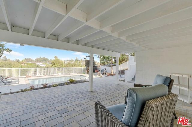 9449 Forbes Avenue, Los Angeles, CA 91343