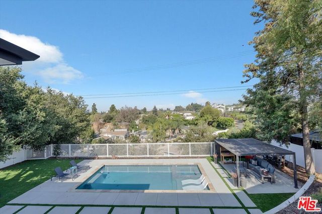 9449 Forbes Avenue, Los Angeles, CA 91343