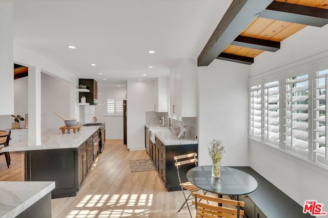 9449 Forbes Avenue, Los Angeles, CA 91343