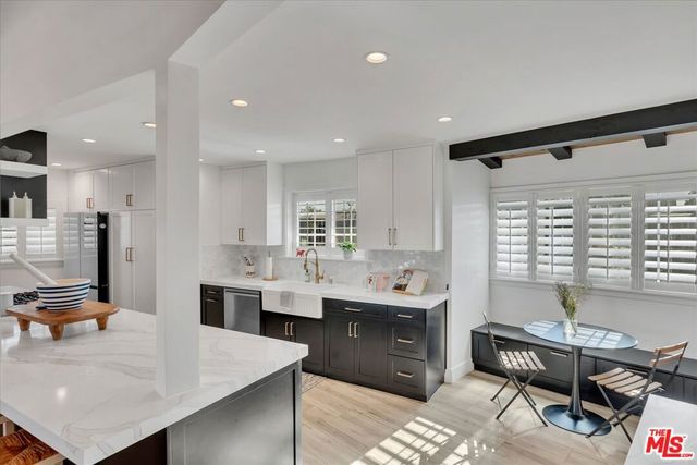 9449 Forbes Avenue, Los Angeles, CA 91343