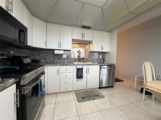 2304 Lucaya Lane L4, Coconut Creek, FL 33066