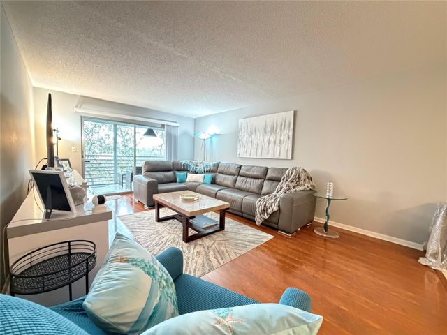 2304 Lucaya Lane L4, Coconut Creek, FL 33066