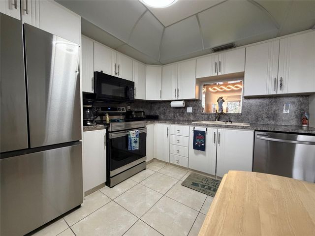 2304 Lucaya Lane L4, Coconut Creek, FL 33066