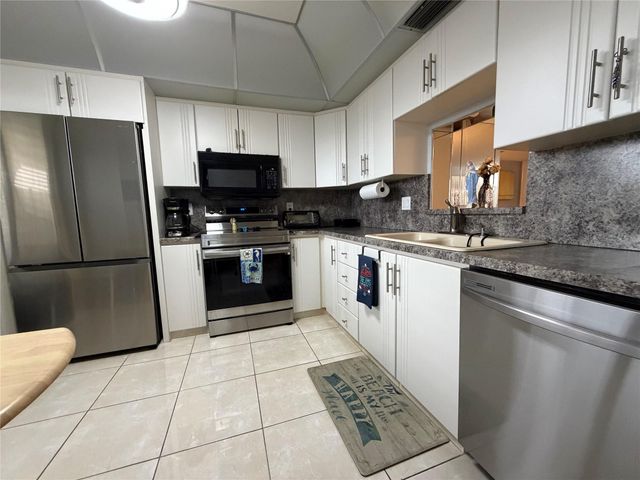 2304 Lucaya Lane L4, Coconut Creek, FL 33066