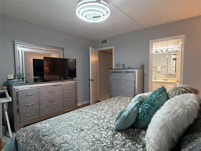 2304 Lucaya Lane L4, Coconut Creek, FL 33066