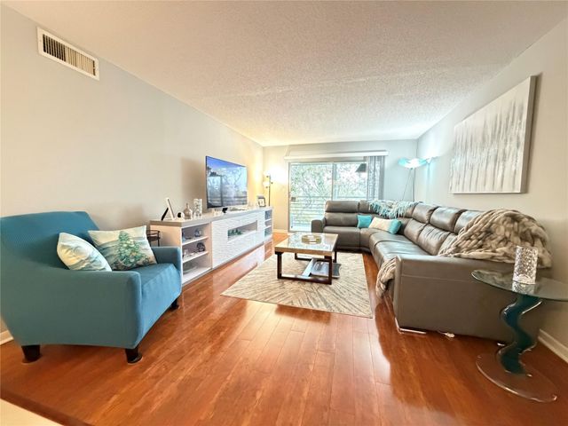 2304 Lucaya Lane L4, Coconut Creek, FL 33066