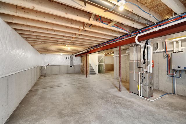 3756 Wild Grove Way, Valparaiso, IN 46385