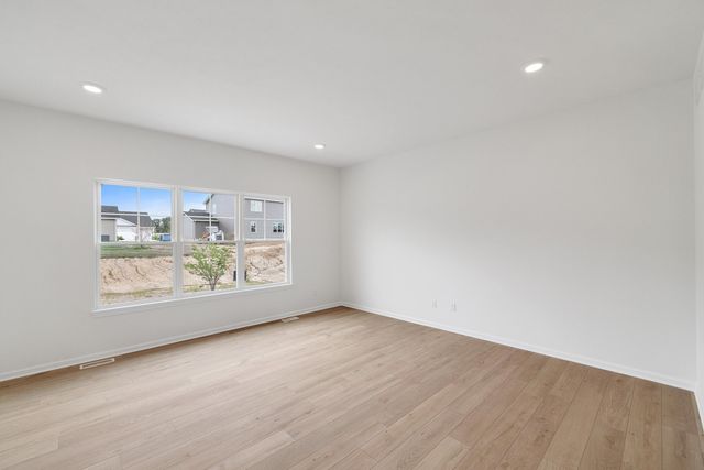 3756 Wild Grove Way, Valparaiso, IN 46385