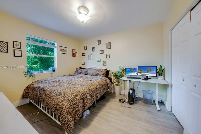 2747 Dewey St, Hollywood, FL 33020
