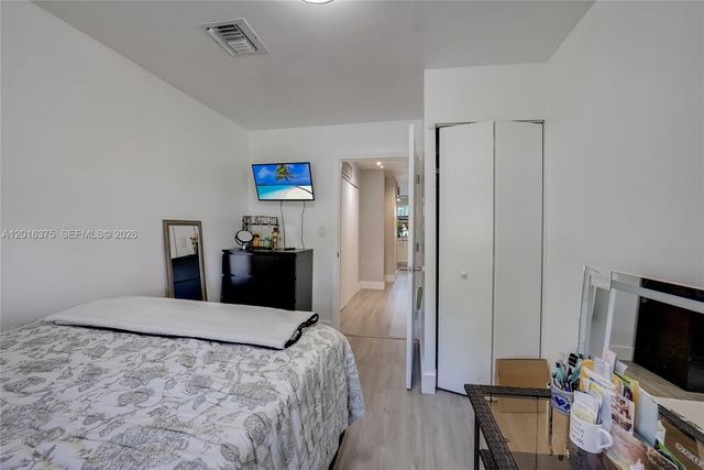 2747 Dewey St, Hollywood, FL 33020
