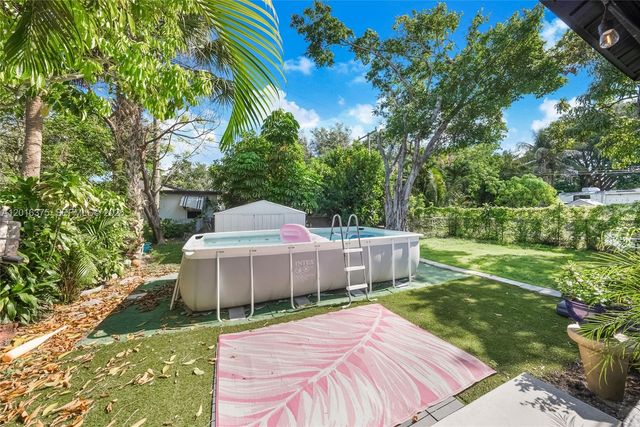 2747 Dewey St, Hollywood, FL 33020