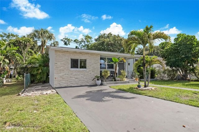 2747 Dewey St, Hollywood, FL 33020