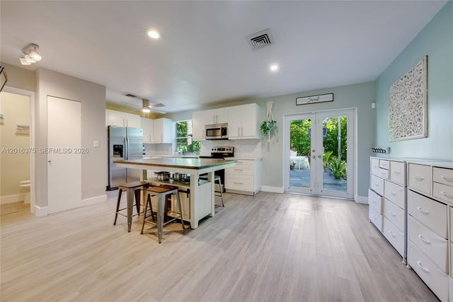 2747 Dewey St, Hollywood, FL 33020