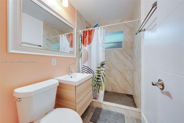 2747 Dewey St, Hollywood, FL 33020