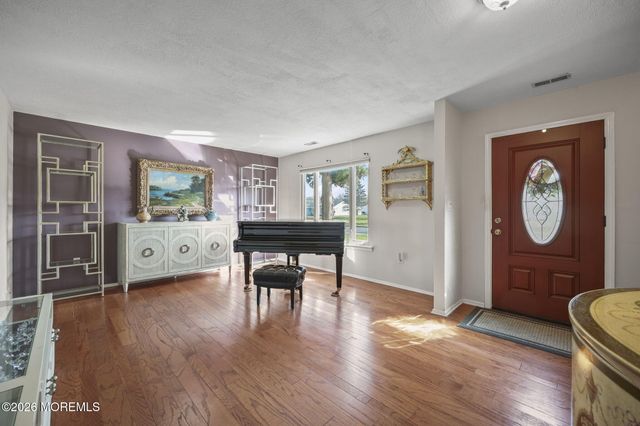 19 Plymouth Lane, Manalapan, NJ 07726