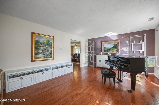 19 Plymouth Lane, Manalapan, NJ 07726