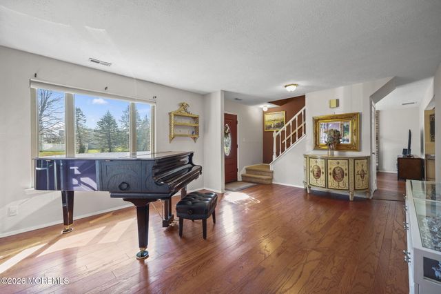 19 Plymouth Lane, Manalapan, NJ 07726