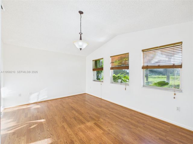 1251 E Wilshire Cir E, Pembroke Pines, FL 33027