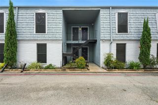 1901 S Voss Road 33, Houston, TX 77057