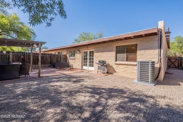 933 E Mesquite Drive, Tucson, AZ 85719