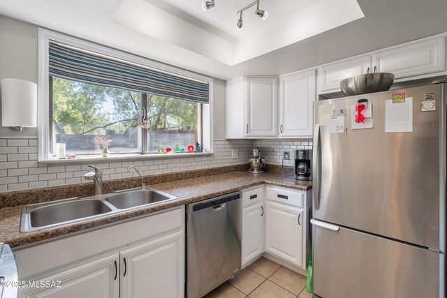 933 E Mesquite Drive, Tucson, AZ 85719