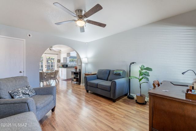 933 E Mesquite Drive, Tucson, AZ 85719