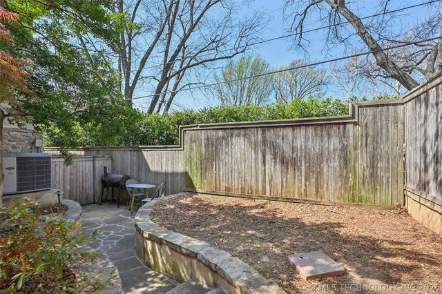 3752 S Xanthus Avenue, Tulsa, OK 74105