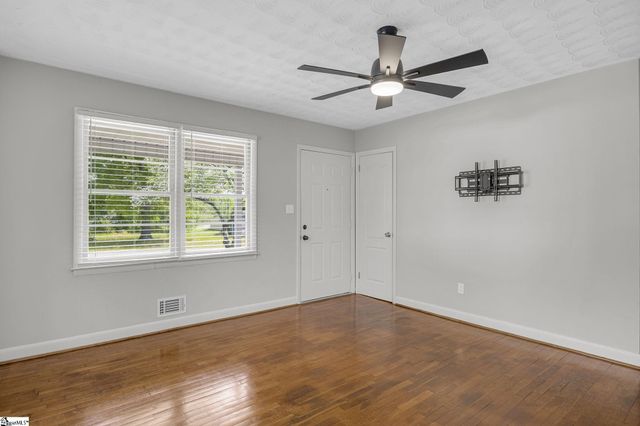 266 West Avenue, Spartanburg, SC 29301