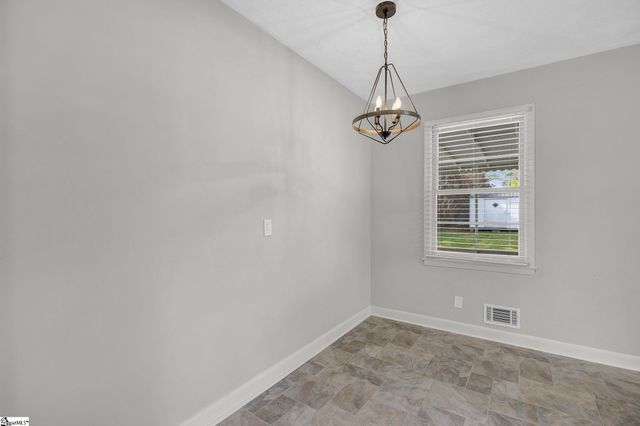 266 West Avenue, Spartanburg, SC 29301