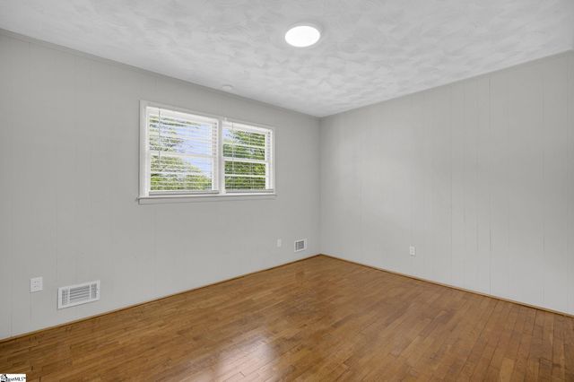266 West Avenue, Spartanburg, SC 29301