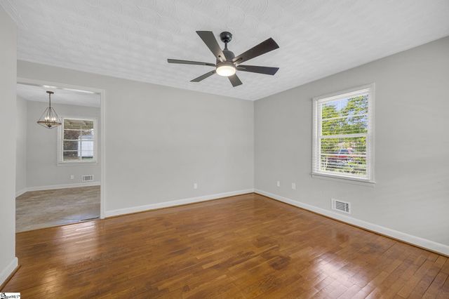 266 West Avenue, Spartanburg, SC 29301