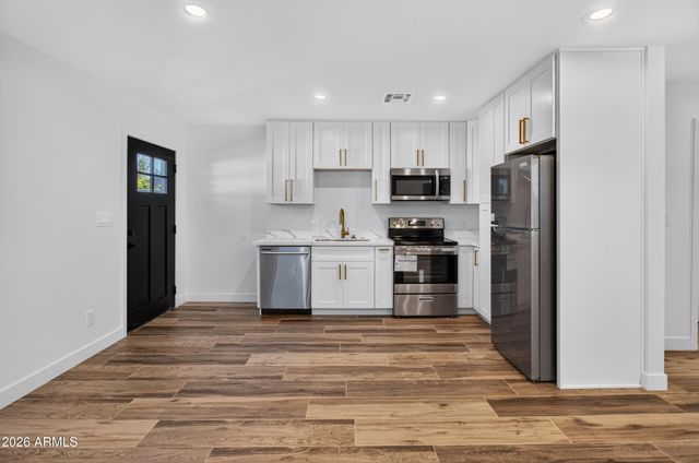 5302 E YALE Street, Phoenix, AZ 85008