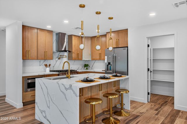 5302 E YALE Street, Phoenix, AZ 85008