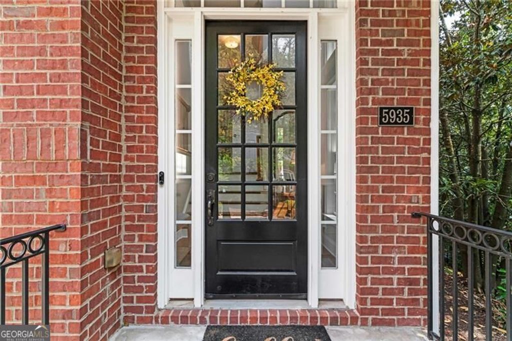 5935 Reddington Way, Sandy Springs, GA 30328 — photo 2