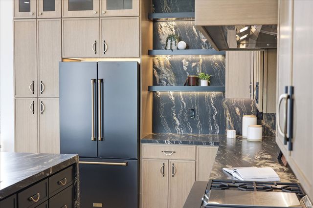 716 E 8TH AVE, Salt Lake City, UT 84103