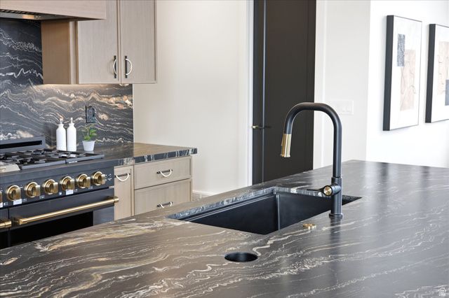 716 E 8TH AVE, Salt Lake City, UT 84103