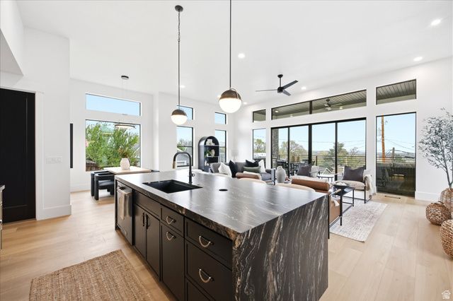 716 E 8TH AVE, Salt Lake City, UT 84103