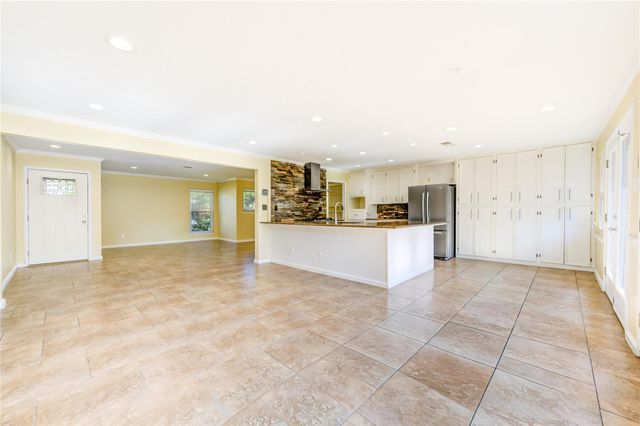 9223 Kapri Lane, Houston, TX 77025